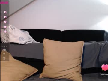 girl
        cherrrish_ cam image #2468802