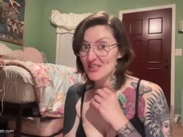girl
        oftenelle cam image #2707518