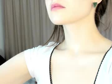 girl
        lilienblume cam image #5535625