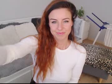girl
        emerald_kittycat cam image #669483