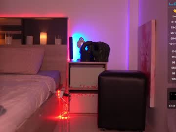 girl
        sweetkira555 cam image #2245916