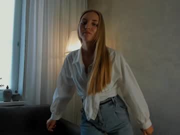 girl
        jessicabarnette cam image #1215968