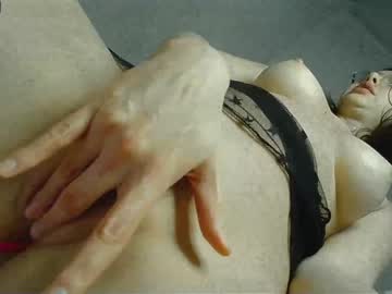 girl
        cherry_pieeeee cam image #741259