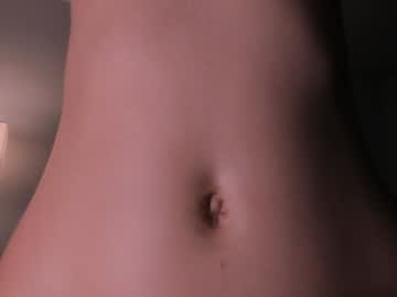 girl
        lauratanguy cam image #5139845