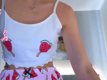girl
        white_lime cam image #4769331