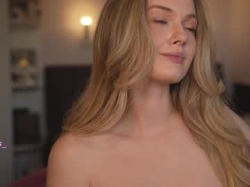 girl
        your_kat cam image #5188703