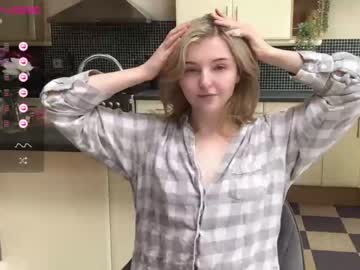 girl
        lucydelovely cam image #1531538