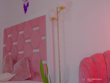 girl
        nicolle_mitchelle cam image #5383037