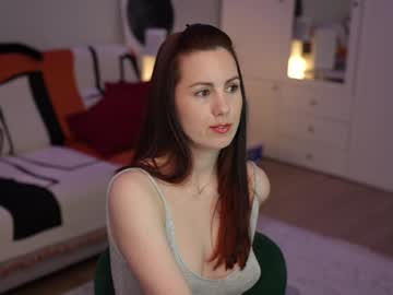 girl
        _blackbee_ cam image #6754507