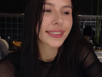 girl
        yononeey cam image #4644834