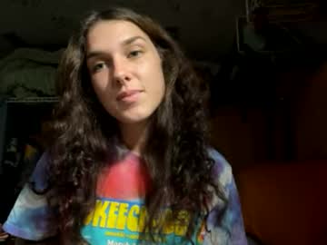 couple
        roocloo cam image #5413335
