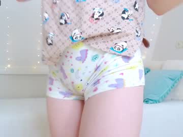 girl
        _little_misss cam image #1919934