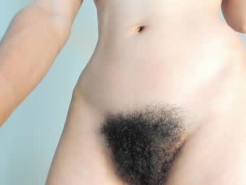 girl
        bush_woman cam image #3953563