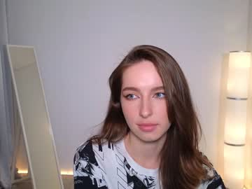 girl
        silent_chill cam image #3737972