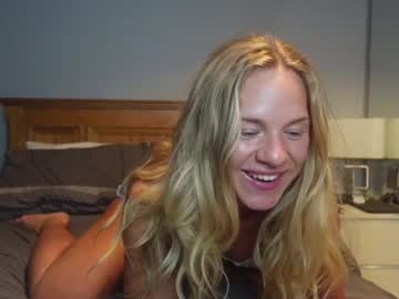 girl
        hj123streams cam image #4615655