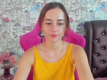 girl
        angelina_new cam image #1717751