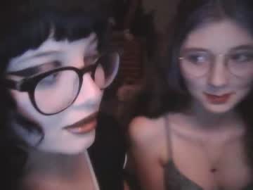 girl
        lottiepoppie cam image #3318014