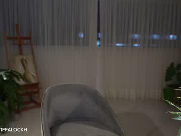 girl
        tifalock_ cam image #2827644
