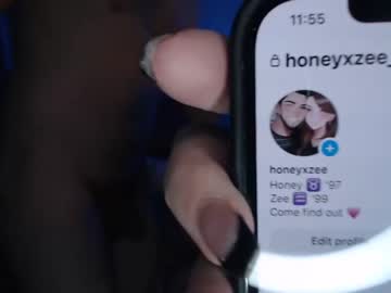 couple
        gibbuh cam image #3183803