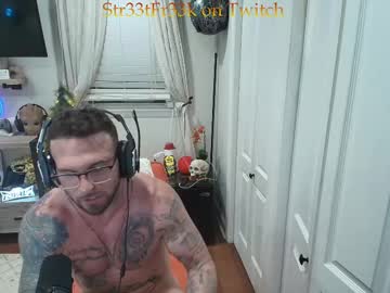 couple Nude Cam Girls Playing Games with mrstr33tfr33k