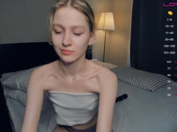girl
        nancylamb cam image #783975