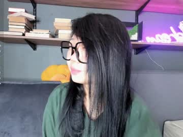 girl
        one_1ove cam image #6604942