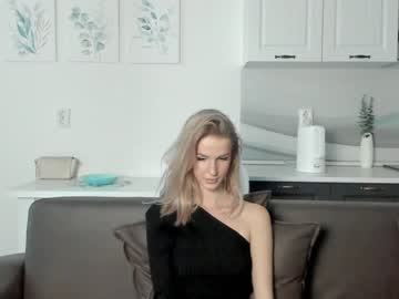 girl
        marieblackwell cam image #1640983