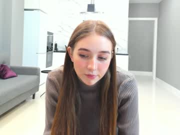 girl
        susanwests cam image #2710733
