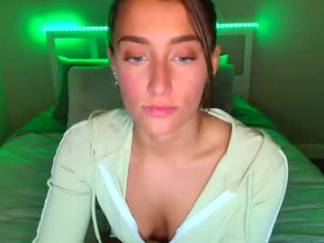 girl
        shhitskay cam image #6479070
