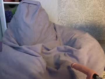 girl
        hannah_lourens cam image #6791413