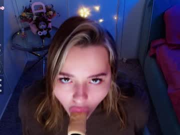 girl
        melissabowen cam image #5782806