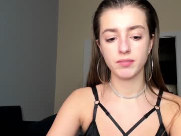girl
        coy_amina_ cam image #750373
