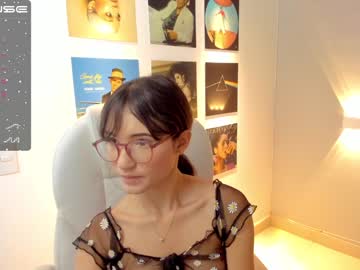 girl
        little_effy18 cam image #650690