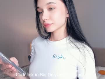 girl
        riskyproject cam image #6891519