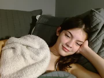 girl
        miafosterx cam image #3002168