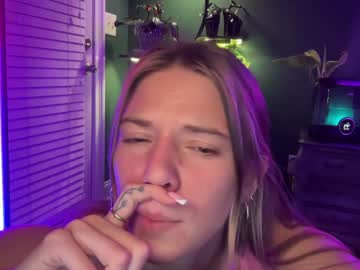 girl
        oliviahansleyy cam image #5539920