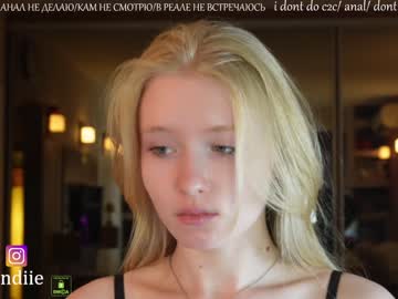 girl
        bestblondiiecb cam image #1520204