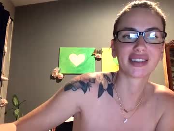 girl
        bri_bearr cam image #2407001