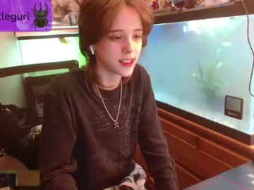 girl
        beetlegurl cam image #3303549