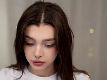 girl
        karina_amiri cam image #4706066