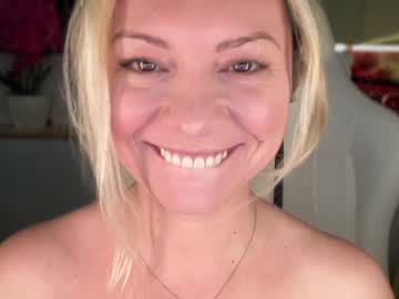 girl
        kiradivine cam image #3299354
