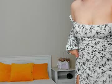 girl
        bellabutterfly2k cam image #3570654