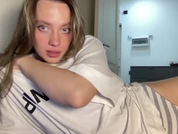 girl
        angel_from_sky cam image #6661957