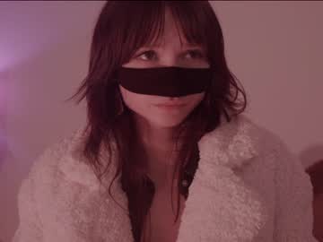 girl
        chaturbatable cam image #3231946