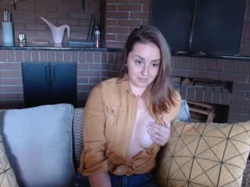 girl
        juicy_peach88 cam image #1546918