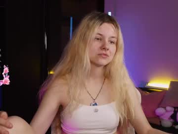 girl
        agnesscarterr cam image #6674743
