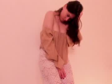 girl
        lilamytee1 cam image #4175035