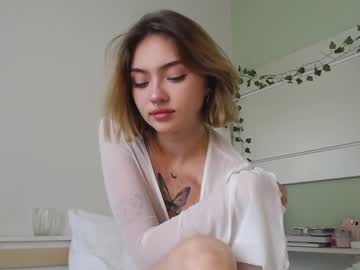 girl
        adelewilson__ cam image #1931915