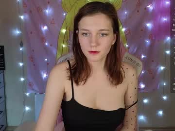 girl
        wanna_breed cam image #5560600