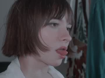 girl
        chaturbatable cam image #5941566